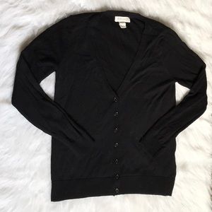 A black Forever 21 shirt.